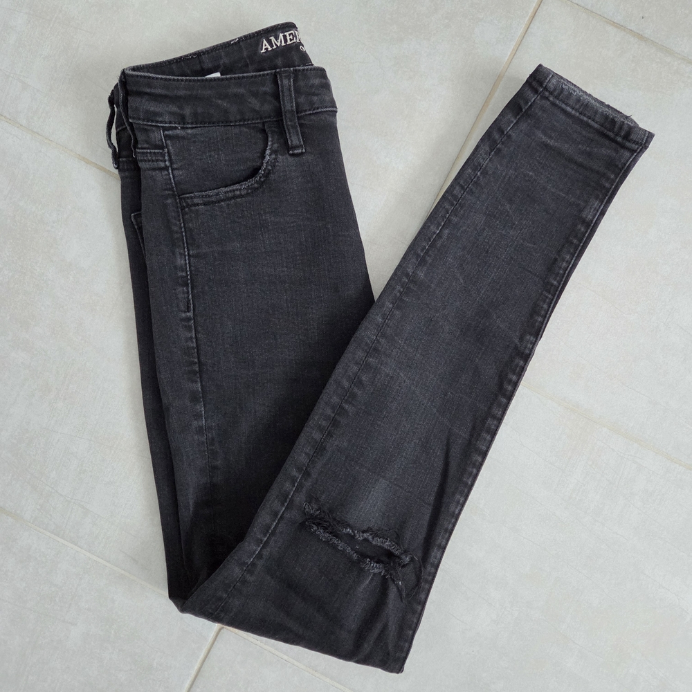 American Eagle Black Distressed Skinny Jeans